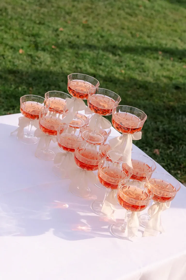 Champagnerturm beim Sektempfang Hochzeit